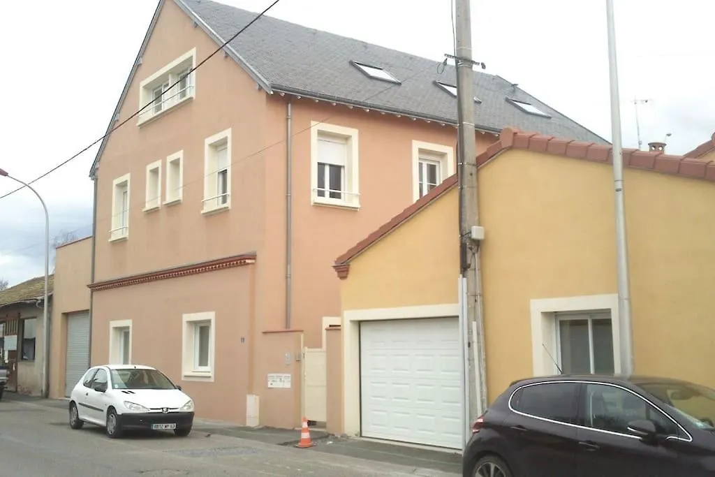 Simplicite Et Calme En Appartement A Issoire