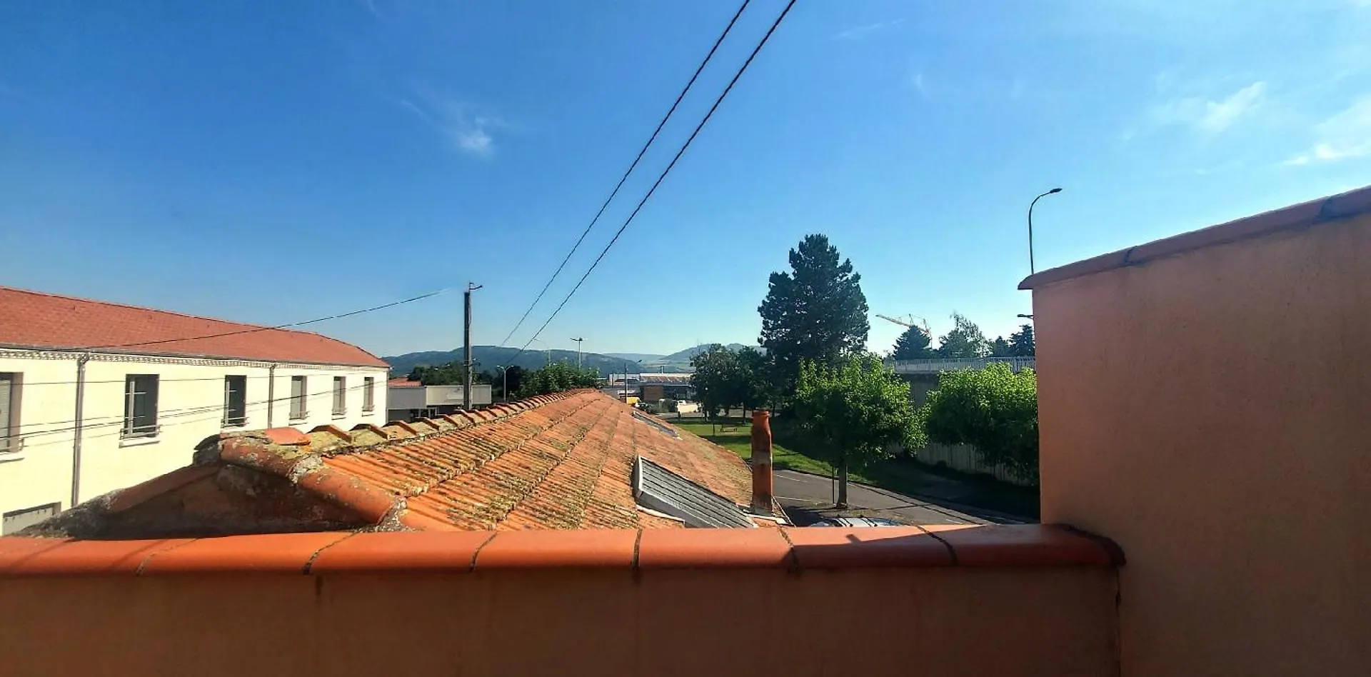 Simplicite Et Calme En Appartement A Issoire
