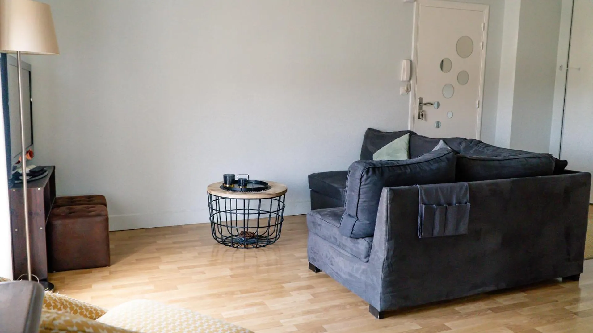 Simplicite Et Calme En Appartement A Issoire France